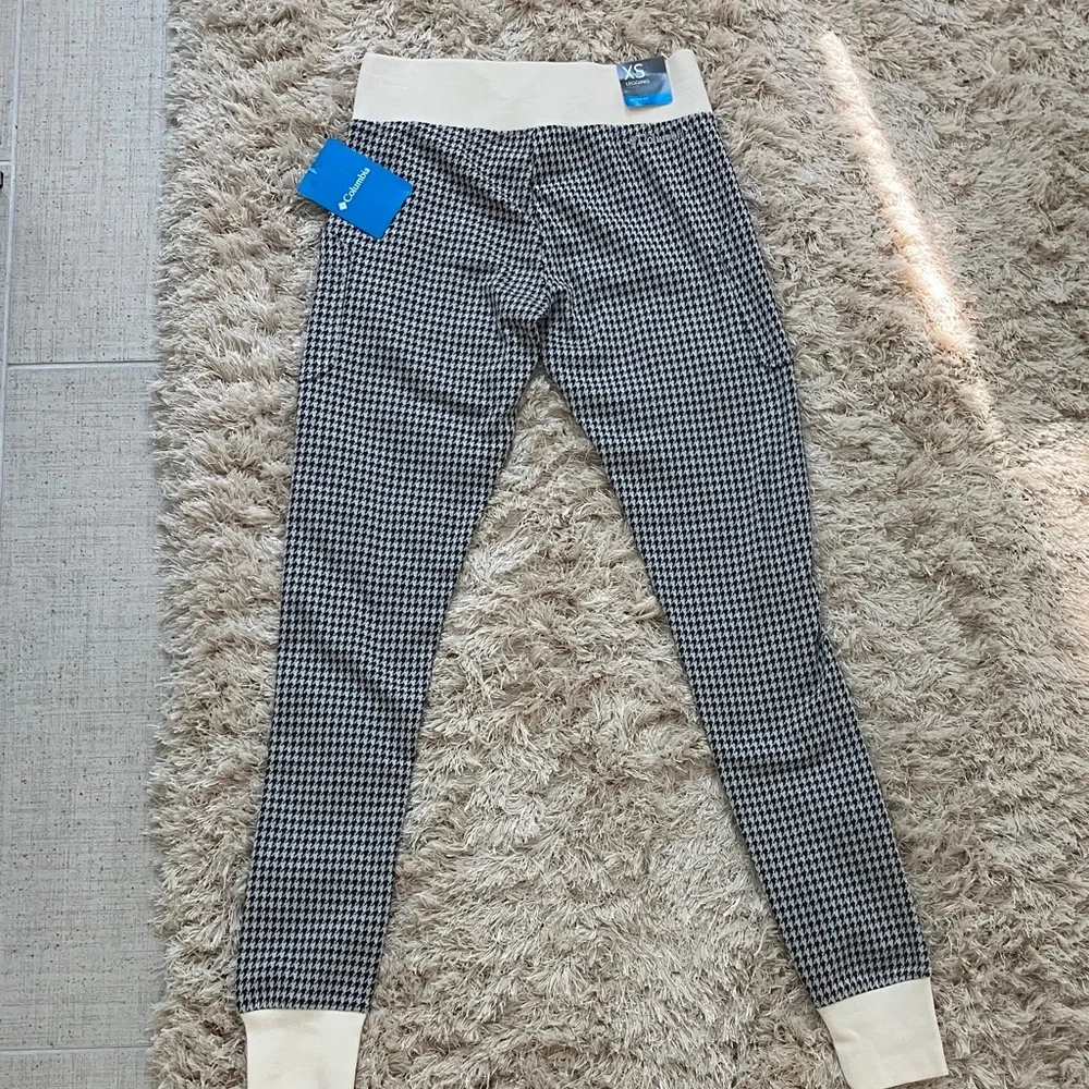 Columbia Women’s Active Fit Leggings - Black‎ and Cream - Picture 7 of 7